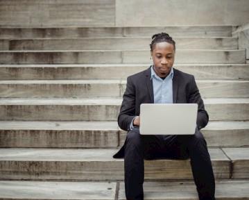 ¿Deberías poner tu dirección en tu CV en 2025?