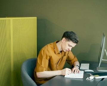 Cómo estructurar un CV: Guía de formato de CV para 2025