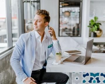 Ejemplos de resúmenes de CV y cómo redactarlos en 2025