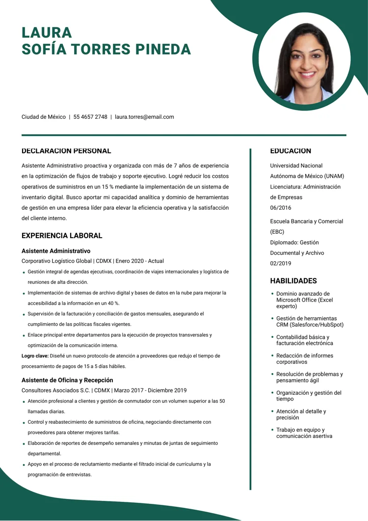 Ejemplo de Formato de CV con foto del candidato y en tono verde