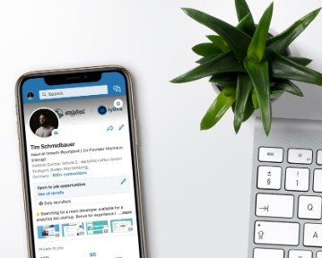 Cómo añadir un CV a LinkedIn: consejos y trucos útiles