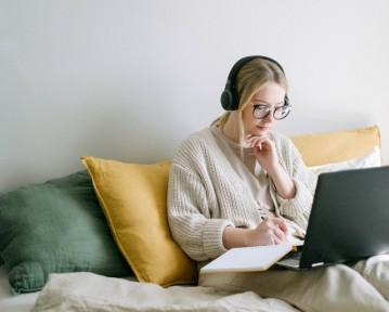 Cómo escribir tu experiencia laboral en un CV (+ ejemplos)